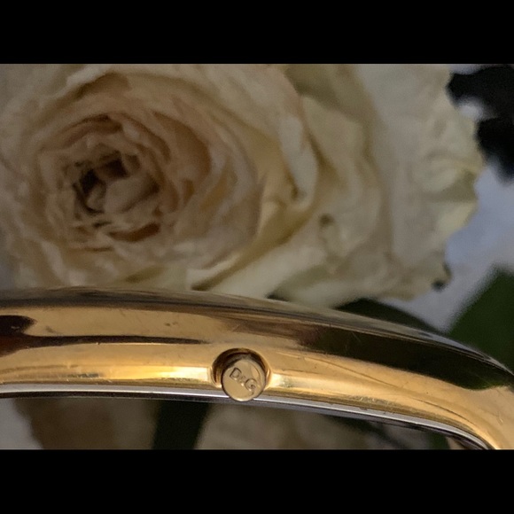 *Authentic* Dolce&Gabbana Square Bangle Watch - Picture 7 of 8